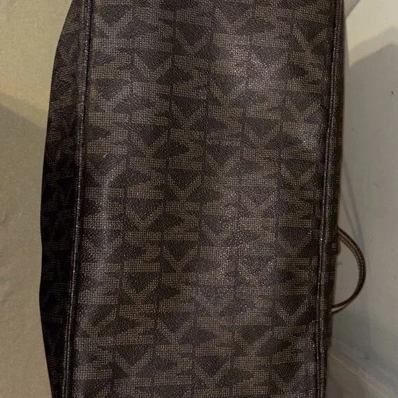 Michael Kors Large Dark Brown Signature Tote Bag - Picture 3 of 11